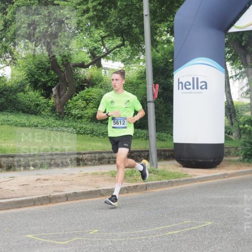 29.06.2025 - hella hamburg halbmarathon KatJ http://msf.ph/oto/8307670 29.06.2025 10:14:49 Zwischen KM18-KM19 5612 meine-sportfotos.de