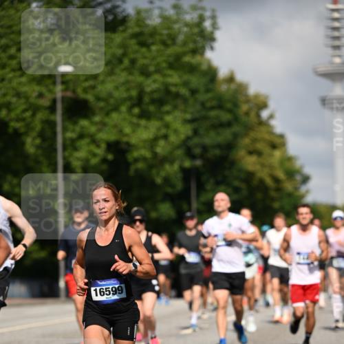 29.06.2025 - hella hamburg halbmarathon Dr. Thomas Lammeyer http://msf.ph/oto/8307715 29.06.2025 09:54:32 Kennedybrücke 1256, 1441, 1677, 1962, 2546, 2579, 3056, 4854, 4888, 4889, 4893, 5026, 5087, 5472, 5506, 5752, 5916, 6080, 6429, 6639, 6721, 6901, 7110, 7116, 7284, 7635, 8091, 8122, 8319, 8574, 8966, 9313, 9755, 9833, 10064, 10415, 10469, 11284 meine-sportfotos.de