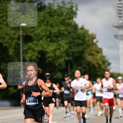 29.06.2025 - hella hamburg halbmarathon Dr. Thomas Lammeyer http://msf.ph/oto/8307734 29.06.2025 09:54:33 Kennedybrücke 1256, 1441, 1677, 1962, 2546, 2579, 3056, 3947, 4854, 4888, 4889, 4893, 5026, 5087, 5506, 5752, 5916, 6080, 6429, 6639, 6721, 6901, 7110, 7116, 7284, 7635, 8091, 8122, 8319, 8574, 8966, 9313, 9755, 9833, 10064, 10415, 10469 meine-sportfotos.de