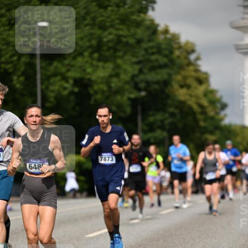 29.06.2025 - hella hamburg halbmarathon Dr. Thomas Lammeyer http://msf.ph/oto/8307741 29.06.2025 10:16:54 Kennedybrücke 1020, 1051, 1328, 2531, 2942, 3360, 4187, 4532, 4554, 5597, 5598, 6489, 7873, 8115, 8398, 8405, 9527, 9705, 10409, 10581 meine-sportfotos.de