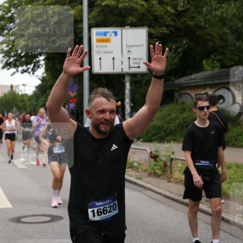 29.06.2025 - hella hamburg halbmarathon Yannick Fuchs http://msf.ph/oto/8307757 29.06.2025 10:50:27 20KM 1583, 1877, 1955, 2083, 2741, 3413, 4152, 4594, 4813, 5418, 5492, 5570, 5744, 6399, 7037, 7547, 8542, 8652, 8669, 8968, 8996, 9246, 9884, 9903, 9907, 9934, 10084, 10093, 10665, 11870, 12348, 12590, 12712, 13394, 13666, 13691, 13750, 14408, 14588, 14678, 14867, 15097, 15407, 15431, 15695, 16008, 16009, 16121, 16620, 16634, 16679, 17268, 17660, 17993, 18117, 18719, 18867, 18899, 19091 meine-sportfotos.de