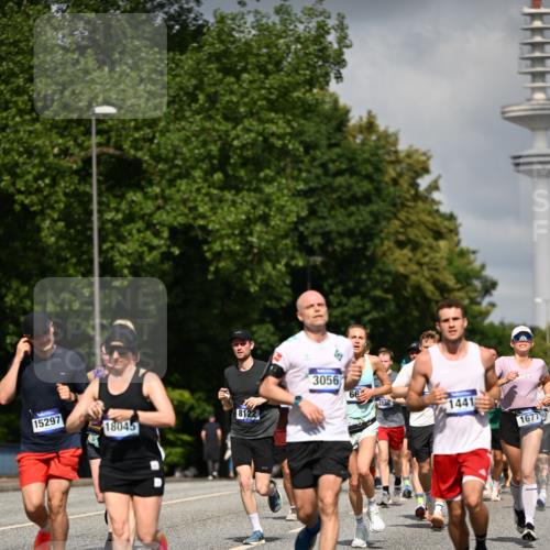 29.06.2025 - hella hamburg halbmarathon Dr. Thomas Lammeyer http://msf.ph/oto/8307877 29.06.2025 09:54:34 Kennedybrücke 1256, 1441, 1677, 1962, 2546, 2579, 3056, 3947, 4854, 4888, 4889, 4893, 5026, 5087, 5506, 5752, 5916, 6429, 6593, 6639, 6721, 6901, 7116, 7284, 7635, 8091, 8122, 8319, 8574, 8966, 9313, 9755, 9833, 10064, 10415, 10469 meine-sportfotos.de