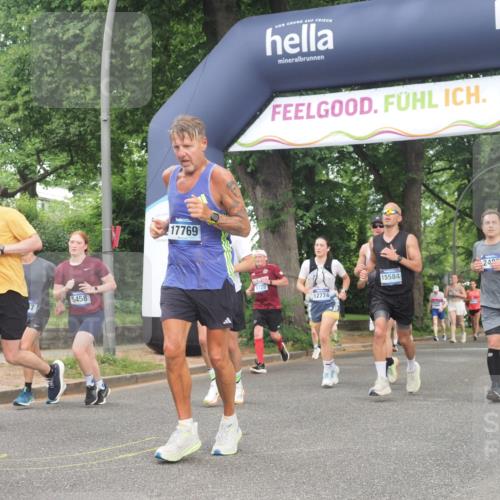 29.06.2025 - hella hamburg halbmarathon KatJ http://msf.ph/oto/8307890 29.06.2025 10:44:13 Zwischen KM18-KM19 1715, 1833, 2025, 2488, 3093, 3413, 3859, 4426, 4467, 5457, 5458 meine-sportfotos.de