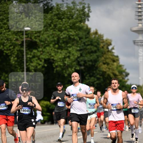 29.06.2025 - hella hamburg halbmarathon Dr. Thomas Lammeyer http://msf.ph/oto/8307901 29.06.2025 09:54:34 Kennedybrücke 1256, 1441, 1677, 1962, 2546, 2579, 3056, 3947, 4854, 4888, 4889, 4893, 5026, 5087, 5506, 5752, 5916, 6429, 6593, 6639, 6721, 6901, 7116, 7284, 7635, 8091, 8122, 8319, 8574, 8966, 9313, 9755, 9833, 10064, 10415, 10469 meine-sportfotos.de