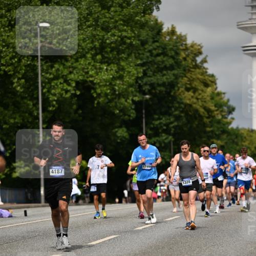 29.06.2025 - hella hamburg halbmarathon Dr. Thomas Lammeyer http://msf.ph/oto/8307959 29.06.2025 10:16:57 Kennedybrücke 1020, 1051, 1328, 2531, 2942, 3360, 4187, 4532, 4554, 5597, 5598, 6489, 7873, 8115, 8398, 8405, 9527, 9705, 10581 meine-sportfotos.de