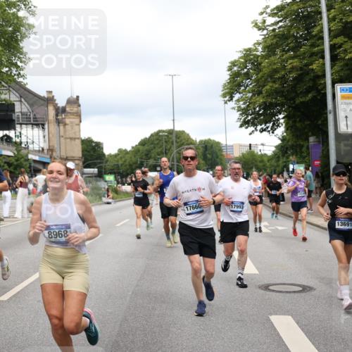 29.06.2025 - hella hamburg halbmarathon Yannick Fuchs http://msf.ph/oto/8308044 29.06.2025 10:50:28 20KM 1583, 1955, 2083, 2741, 3413, 4152, 4594, 4813, 5418, 5492, 5570, 5744, 6399, 6416, 6835, 7037, 7547, 8542, 8652, 8669, 8968, 8996, 9246, 9727, 9884, 9903, 9907, 9934, 10084, 10093, 10665, 11870, 12348, 12440, 12590, 12712, 13394, 13666, 13691, 13750, 14408, 14588, 14678, 14867, 15097, 15407, 15431, 15695, 16008, 16009, 16121, 16620, 16634, 16679, 17268, 17660, 17993, 18719, 18867, 18899, 19091 meine-sportfotos.de
