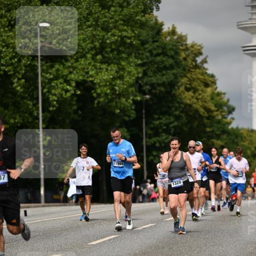 29.06.2025 - hella hamburg halbmarathon Dr. Thomas Lammeyer http://msf.ph/oto/8308089 29.06.2025 10:16:58 Kennedybrücke 1020, 1051, 1328, 2531, 2942, 3360, 4187, 4532, 4554, 5597, 5598, 6489, 7873, 8115, 8398, 8405, 9527, 10581 meine-sportfotos.de