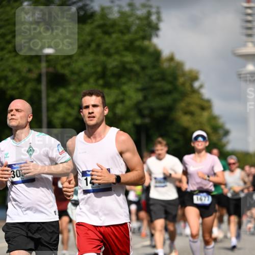 29.06.2025 - hella hamburg halbmarathon Dr. Thomas Lammeyer http://msf.ph/oto/8308174 29.06.2025 09:54:36 Kennedybrücke 1256, 1441, 1677, 1962, 2546, 2579, 3056, 3947, 4854, 4865, 4888, 4889, 4893, 5026, 5087, 5275, 5506, 5752, 5916, 6429, 6593, 6639, 6721, 6901, 7116, 7284, 7378, 7635, 7693, 8091, 8122, 8319, 8574, 8966, 9313, 9371, 9755, 9833, 9885, 10064, 10193, 10415, 10469 meine-sportfotos.de