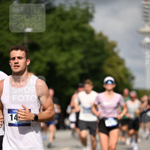 29.06.2025 - hella hamburg halbmarathon Dr. Thomas Lammeyer http://msf.ph/oto/8308221 29.06.2025 09:54:37 Kennedybrücke 1256, 1441, 1677, 1912, 1962, 2546, 2579, 3056, 3947, 4854, 4865, 4888, 4889, 5087, 5275, 5506, 5752, 6429, 6593, 6639, 6721, 6901, 7116, 7284, 7378, 7635, 7693, 8091, 8122, 8319, 8574, 8966, 9313, 9371, 9755, 9833, 9885, 10064, 10193, 10415, 10469 meine-sportfotos.de
