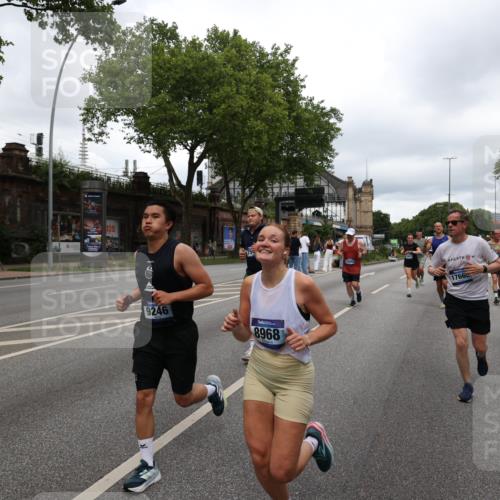 29.06.2025 - hella hamburg halbmarathon Yannick Fuchs http://msf.ph/oto/8308248 29.06.2025 10:50:29 20KM 1583, 1955, 2083, 2741, 3413, 3836, 4152, 4594, 4813, 5418, 5492, 5570, 6399, 6416, 6835, 7037, 7547, 8542, 8652, 8669, 8968, 8996, 9246, 9727, 9884, 9903, 9907, 9934, 10084, 10093, 10665, 11870, 12348, 12440, 12590, 12712, 13394, 13666, 13691, 13750, 14408, 14588, 14678, 14867, 15097, 15407, 15431, 15695, 16008, 16009, 16121, 16620, 16634, 16679, 17268, 17660, 17993, 18719, 18867, 18899, 19091 meine-sportfotos.de