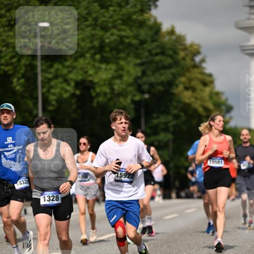 29.06.2025 - hella hamburg halbmarathon Dr. Thomas Lammeyer http://msf.ph/oto/8308312 29.06.2025 10:17:04 Kennedybrücke 1007, 1020, 1051, 1328, 3360, 4187, 4554, 5597, 5598, 6489, 7873, 8115, 8279, 9527, 10581 meine-sportfotos.de