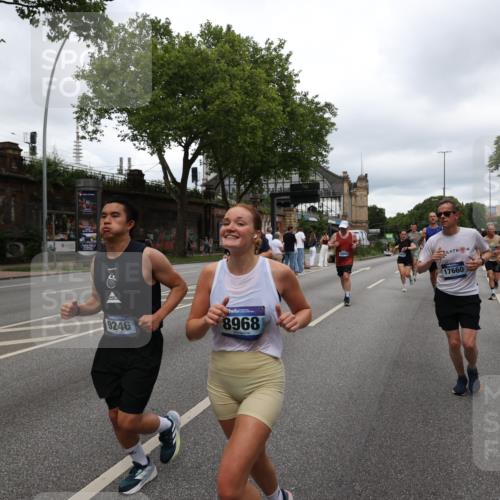 29.06.2025 - hella hamburg halbmarathon Yannick Fuchs http://msf.ph/oto/8308314 29.06.2025 10:50:29 20KM 1583, 1955, 2083, 2741, 3413, 3836, 4152, 4594, 4813, 5418, 5492, 5570, 6399, 6416, 6835, 7037, 7547, 8542, 8652, 8669, 8968, 8996, 9246, 9727, 9884, 9903, 9907, 9934, 10084, 10093, 10665, 11870, 12348, 12440, 12590, 12712, 13394, 13666, 13691, 13750, 14408, 14588, 14678, 14867, 15097, 15407, 15431, 15695, 16008, 16009, 16121, 16620, 16634, 16679, 17268, 17660, 17993, 18719, 18867, 18899, 19091 meine-sportfotos.de