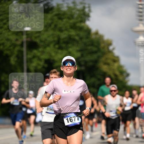 29.06.2025 - hella hamburg halbmarathon Dr. Thomas Lammeyer http://msf.ph/oto/8308318 29.06.2025 09:54:38 Kennedybrücke 1256, 1441, 1677, 1912, 1962, 2579, 3056, 3947, 4854, 4865, 4888, 4889, 5087, 5275, 5506, 6429, 6593, 6639, 6721, 6901, 7116, 7284, 7378, 7635, 7693, 8091, 8122, 8319, 8574, 8966, 9313, 9371, 9755, 9833, 9885, 10064, 10193, 10415, 10469 meine-sportfotos.de
