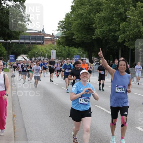 29.06.2025 - hella hamburg halbmarathon Jannik Wohlers http://msf.ph/oto/8308340 29.06.2025 10:38:19 Lombardsbrücke 56, 1232, 1390, 1721, 2576, 2660, 2693, 3216, 3323, 3726, 3927, 4028, 4259, 4260, 4316, 5617, 5684, 5913, 6695, 6696, 6875, 7148, 7263, 7371, 7561, 7849, 8367, 8583, 8635, 8747, 9004, 9455, 9708, 10554, 10604, 11059, 11635, 11697, 12028, 12072, 12075, 12577, 12722, 14096, 15755, 16181, 16346, 17250, 17333, 17478, 18050, 18471, 18504 meine-sportfotos.de