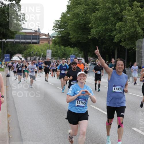 29.06.2025 - hella hamburg halbmarathon Jannik Wohlers http://msf.ph/oto/8308363 29.06.2025 10:38:19 Lombardsbrücke 56, 1232, 1390, 1721, 2576, 2660, 2693, 3216, 3323, 3726, 3927, 4028, 4259, 4260, 4316, 5617, 5684, 5913, 6695, 6696, 6875, 7148, 7263, 7371, 7561, 7849, 8367, 8583, 8635, 8747, 9004, 9455, 9708, 10554, 10604, 11059, 11635, 11697, 12028, 12072, 12075, 12577, 12722, 14096, 15755, 16181, 16346, 17250, 17333, 17478, 18050, 18471, 18504 meine-sportfotos.de