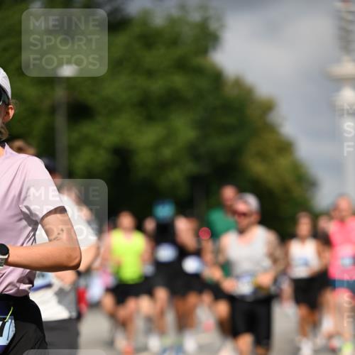29.06.2025 - hella hamburg halbmarathon Dr. Thomas Lammeyer http://msf.ph/oto/8308399 29.06.2025 09:54:39 Kennedybrücke 1256, 1441, 1677, 1912, 1962, 2579, 3056, 3947, 4854, 4865, 4888, 4889, 5087, 5275, 5506, 6429, 6593, 6639, 6721, 6901, 7116, 7284, 7378, 7635, 7693, 8122, 8319, 8574, 8966, 9262, 9313, 9371, 9755, 9833, 9885, 10193, 10415, 10469 meine-sportfotos.de