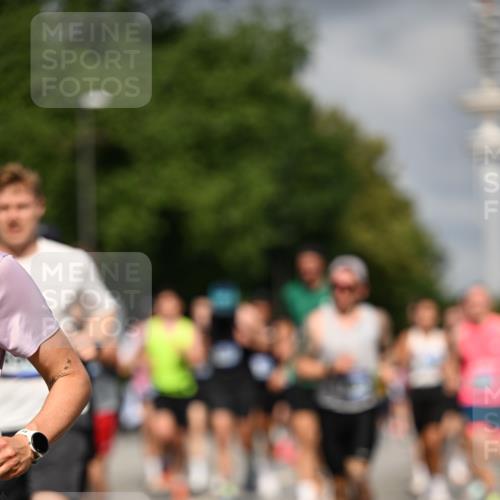29.06.2025 - hella hamburg halbmarathon Dr. Thomas Lammeyer http://msf.ph/oto/8308413 29.06.2025 09:54:39 Kennedybrücke 1256, 1441, 1677, 1912, 1962, 2579, 3056, 3947, 4854, 4865, 4888, 4889, 5087, 5275, 5506, 6429, 6593, 6639, 6721, 6901, 7116, 7284, 7378, 7635, 7693, 8122, 8319, 8574, 8966, 9262, 9313, 9371, 9755, 9833, 9885, 10193, 10415, 10469 meine-sportfotos.de