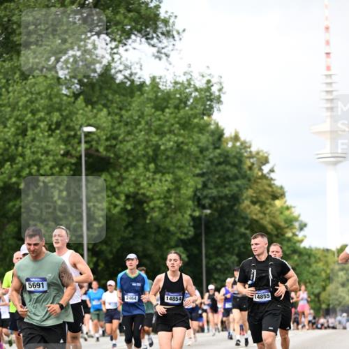 29.06.2025 - hella hamburg halbmarathon Dr. Thomas Lammeyer http://msf.ph/oto/8308477 29.06.2025 10:38:19 Kennedybrücke 1025, 1705, 1764, 1787, 2038, 2276, 2464, 2496, 2510, 2511, 2933, 3340, 3829, 4445, 4824, 4826, 4942, 5096, 5566, 5569, 5691, 6034, 6109, 6364, 6574, 6718, 6727, 7324, 7329, 7565, 7653, 7982, 8202, 8277, 8282, 9094, 9875, 10007, 10048, 10071, 10561, 10564, 11122, 11229, 11338, 11432 meine-sportfotos.de