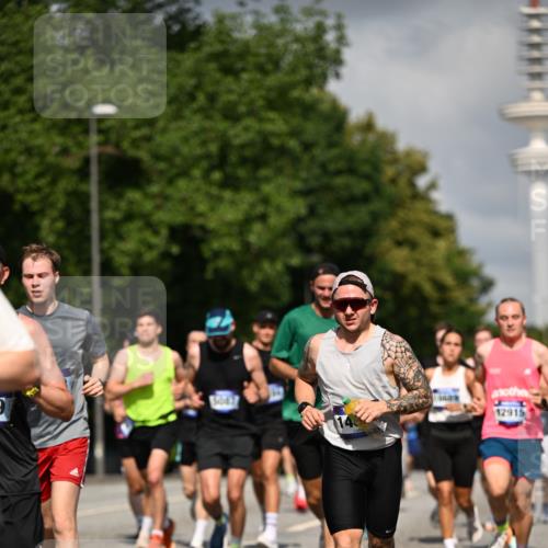 29.06.2025 - hella hamburg halbmarathon Dr. Thomas Lammeyer http://msf.ph/oto/8308507 29.06.2025 09:54:40 Kennedybrücke 1136, 1256, 1441, 1677, 1912, 1962, 2579, 3056, 3700, 3947, 4854, 4865, 4888, 4889, 5087, 5275, 5506, 6429, 6593, 6639, 6721, 6901, 7116, 7284, 7378, 7635, 7693, 8122, 8319, 8966, 9262, 9313, 9371, 9755, 9833, 9885, 10193, 10415, 10469 meine-sportfotos.de