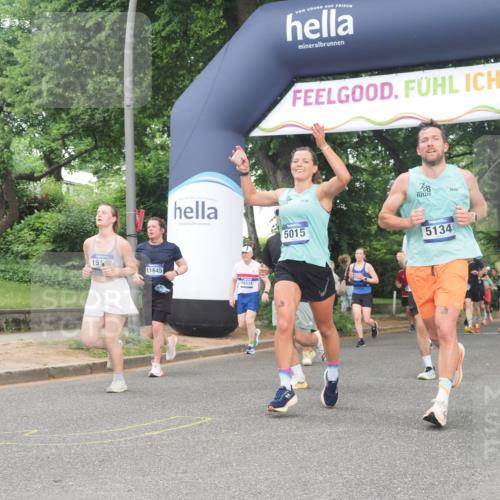 29.06.2025 - hella hamburg halbmarathon KatJ http://msf.ph/oto/8308616 29.06.2025 10:44:18 Zwischen KM18-KM19 1200, 2488, 3413, 3859, 4426, 5015, 5134, 5457, 5458, 5728 meine-sportfotos.de
