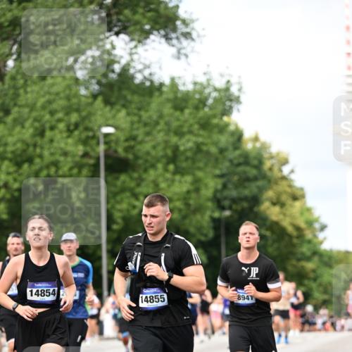 29.06.2025 - hella hamburg halbmarathon Dr. Thomas Lammeyer http://msf.ph/oto/8308628 29.06.2025 10:38:21 Kennedybrücke 1025, 1705, 1764, 1787, 2038, 2276, 2464, 2496, 2510, 2511, 2933, 3829, 4445, 4479, 4824, 4826, 4942, 5096, 5566, 5569, 5691, 6034, 6109, 6574, 6718, 6727, 7324, 7329, 7565, 8202, 8277, 8282, 9094, 9514, 9875, 10007, 10048, 10071, 10561, 10564, 11122, 11229, 11338, 11432 meine-sportfotos.de