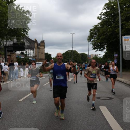 29.06.2025 - hella hamburg halbmarathon Yannick Fuchs http://msf.ph/oto/8308634 29.06.2025 10:50:30 20KM 1583, 1955, 2083, 2741, 3413, 3836, 4152, 4594, 4813, 5418, 5492, 5570, 6399, 6416, 6835, 7037, 7547, 8393, 8542, 8652, 8669, 8968, 8996, 9246, 9727, 9884, 9903, 9907, 9934, 10084, 10093, 10665, 11212, 11870, 12348, 12440, 12590, 12712, 13394, 13666, 13691, 13750, 14408, 14588, 14678, 14867, 15097, 15407, 15431, 15695, 16008, 16009, 16121, 16620, 16634, 16679, 17268, 17660, 17993, 18208, 18719, 18867, 18899, 19091 meine-sportfotos.de