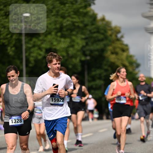 29.06.2025 - hella hamburg halbmarathon Dr. Thomas Lammeyer http://msf.ph/oto/8308642 29.06.2025 10:17:05 Kennedybrücke 1007, 1020, 1051, 1328, 4187, 4554, 5597, 5598, 6489, 7873, 8115, 8279, 9527, 10581 meine-sportfotos.de