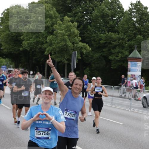 29.06.2025 - hella hamburg halbmarathon Jannik Wohlers http://msf.ph/oto/8308677 29.06.2025 10:38:20 Lombardsbrücke 56, 1232, 1390, 2576, 2660, 2693, 3216, 3323, 3726, 3927, 4028, 4259, 4260, 4316, 4964, 5617, 5684, 5913, 6695, 6696, 6875, 7148, 7263, 7561, 7849, 8367, 8583, 8635, 8747, 9004, 9455, 9708, 10554, 10604, 11059, 11635, 11697, 12028, 12072, 12075, 12577, 12722, 14096, 14557, 14558, 15755, 16181, 16346, 17250, 17333, 18050, 18471, 18504 meine-sportfotos.de