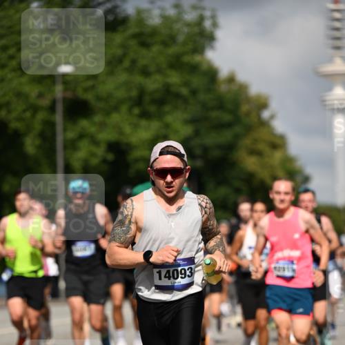29.06.2025 - hella hamburg halbmarathon Dr. Thomas Lammeyer http://msf.ph/oto/8308710 29.06.2025 09:54:41 Kennedybrücke 1136, 1256, 1441, 1677, 1912, 1962, 2579, 3056, 3700, 3947, 4854, 4865, 4888, 4889, 5087, 5275, 6593, 6639, 6721, 6901, 7116, 7284, 7378, 7635, 7693, 8122, 8319, 8966, 9262, 9313, 9371, 9755, 9833, 9885, 10193, 10415, 10469 meine-sportfotos.de