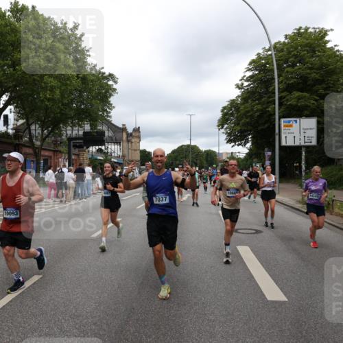 29.06.2025 - hella hamburg halbmarathon Yannick Fuchs http://msf.ph/oto/8308773 29.06.2025 10:50:31 20KM 1583, 1955, 2083, 2741, 3413, 3836, 4152, 5418, 5492, 5570, 6399, 6416, 6835, 7037, 7547, 8393, 8542, 8652, 8669, 8968, 8996, 9246, 9488, 9727, 9884, 9903, 9907, 9934, 10084, 10093, 10665, 11212, 12348, 12440, 12590, 12712, 13394, 13666, 13691, 13750, 14139, 14408, 14588, 14678, 14867, 15097, 15407, 15431, 15695, 16008, 16009, 16121, 16620, 16634, 16679, 17268, 17660, 17993, 18208, 18719, 18867, 18899, 19091 meine-sportfotos.de