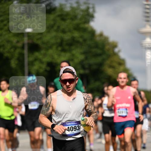 29.06.2025 - hella hamburg halbmarathon Dr. Thomas Lammeyer http://msf.ph/oto/8308779 29.06.2025 09:54:41 Kennedybrücke 1136, 1256, 1441, 1677, 1912, 1962, 2579, 3056, 3700, 3947, 4854, 4865, 4888, 4889, 5087, 5275, 6593, 6639, 6721, 6901, 7116, 7284, 7378, 7635, 7693, 8122, 8319, 8966, 9262, 9313, 9371, 9755, 9833, 9885, 10193, 10415, 10469 meine-sportfotos.de