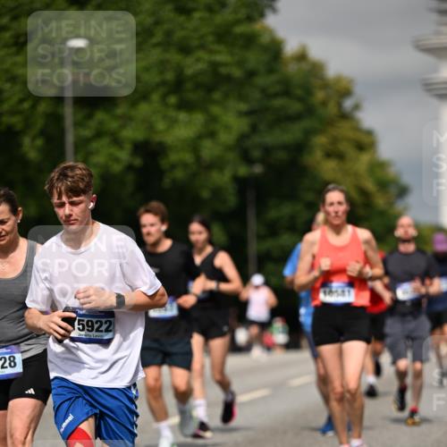 29.06.2025 - hella hamburg halbmarathon Dr. Thomas Lammeyer http://msf.ph/oto/8308823 29.06.2025 10:17:06 Kennedybrücke 1007, 1020, 1051, 1328, 1859, 4187, 4554, 5597, 5598, 6489, 7346, 7873, 8115, 8279, 9527, 10581 meine-sportfotos.de