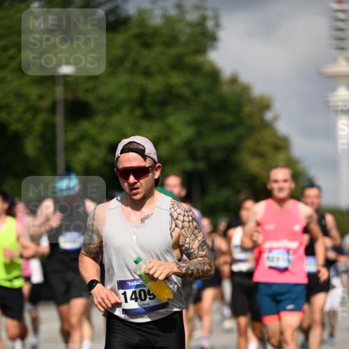29.06.2025 - hella hamburg halbmarathon Dr. Thomas Lammeyer http://msf.ph/oto/8308855 29.06.2025 09:54:41 Kennedybrücke 1136, 1256, 1441, 1677, 1912, 1962, 2579, 3056, 3700, 3947, 4854, 4865, 4888, 4889, 5087, 5275, 6593, 6639, 6721, 6901, 7116, 7284, 7378, 7635, 7693, 8122, 8319, 8966, 9262, 9313, 9371, 9755, 9833, 9885, 10193, 10415, 10469 meine-sportfotos.de