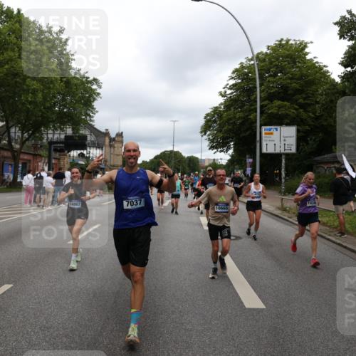 29.06.2025 - hella hamburg halbmarathon Yannick Fuchs http://msf.ph/oto/8308948 29.06.2025 10:50:31 20KM 1583, 1955, 2083, 2741, 3413, 3836, 4152, 5418, 5492, 5570, 6399, 6416, 6835, 7037, 7547, 8393, 8542, 8652, 8669, 8968, 8996, 9246, 9488, 9727, 9884, 9903, 9907, 9934, 10084, 10093, 10665, 11212, 12348, 12440, 12590, 12712, 13394, 13666, 13691, 13750, 14139, 14408, 14588, 14678, 14867, 15097, 15407, 15431, 15695, 16008, 16009, 16121, 16620, 16634, 16679, 17268, 17660, 17993, 18208, 18719, 18867, 18899, 19091 meine-sportfotos.de