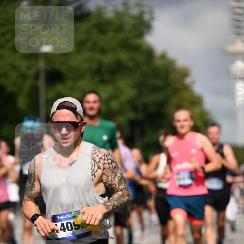 29.06.2025 - hella hamburg halbmarathon Dr. Thomas Lammeyer http://msf.ph/oto/8308980 29.06.2025 09:54:41 Kennedybrücke 1136, 1256, 1441, 1677, 1912, 1962, 2579, 3056, 3700, 3947, 4854, 4865, 4888, 4889, 5087, 5275, 6593, 6639, 6721, 6901, 7116, 7284, 7378, 7635, 7693, 8122, 8319, 8966, 9262, 9313, 9371, 9755, 9833, 9885, 10193, 10415, 10469 meine-sportfotos.de