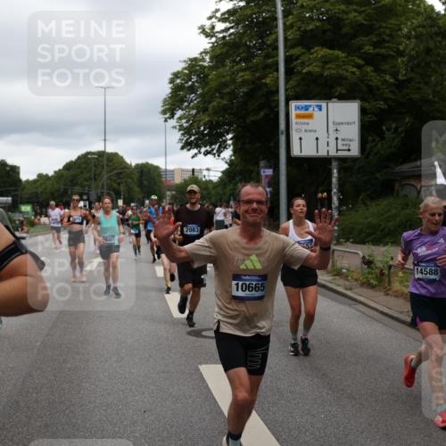 29.06.2025 - hella hamburg halbmarathon Yannick Fuchs http://msf.ph/oto/8308986 29.06.2025 10:50:31 20KM 1583, 1955, 2083, 2741, 3413, 3836, 4152, 5418, 5492, 5570, 6399, 6416, 6835, 7037, 7547, 8393, 8542, 8652, 8669, 8968, 8996, 9246, 9488, 9727, 9884, 9903, 9907, 9934, 10084, 10093, 10665, 11212, 12348, 12440, 12590, 12712, 13394, 13666, 13691, 13750, 14139, 14408, 14588, 14678, 14867, 15097, 15407, 15431, 15695, 16008, 16009, 16121, 16620, 16634, 16679, 17268, 17660, 17993, 18208, 18719, 18867, 18899, 19091 meine-sportfotos.de
