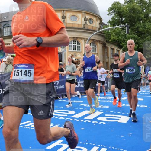 29.06.2025 - hella hamburg halbmarathon Strokosch-Dieckow http://msf.ph/oto/8309069 29.06.2025 10:56:39 Ziel 2083, 3413, 3836, 4152, 5721, 6416, 6759, 7037, 7646, 8311, 8542, 8652, 8744, 8825, 8996, 9488, 9562, 11083, 11870, 12509, 13863, 14369, 14461, 15134, 15145, 15431, 15712, 16043, 16121, 17133, 17259, 18340, 18634, 18899, 19120 meine-sportfotos.de