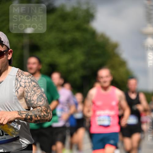 29.06.2025 - hella hamburg halbmarathon Dr. Thomas Lammeyer http://msf.ph/oto/8309144 29.06.2025 09:54:42 Kennedybrücke 1136, 1256, 1441, 1677, 1912, 1962, 2579, 2972, 3056, 3700, 3947, 4759, 4854, 4865, 4888, 4889, 5087, 5275, 6593, 6639, 6721, 6901, 7116, 7284, 7378, 7635, 7693, 8122, 8319, 8966, 9262, 9313, 9371, 9755, 9833, 9885, 10193, 10415, 10469 meine-sportfotos.de
