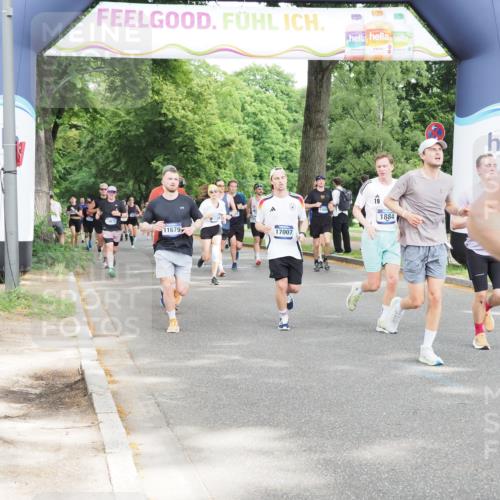 29.06.2025 - hella hamburg halbmarathon MichiJ http://msf.ph/oto/8309242 29.06.2025 10:35:53 Zwischen KM18-KM19 1460, 1884, 2708, 2839, 2953, 4324, 4553, 8234, 8927, 9348, 10000, 11211, 12549, 13183, 14797, 15784, 16592, 17007, 17172, 17915, 18430, 18887 meine-sportfotos.de
