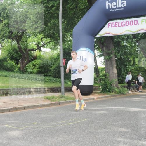 29.06.2025 - hella hamburg halbmarathon KatJ http://msf.ph/oto/8309255 29.06.2025 10:15:03 Zwischen KM18-KM19 1241 meine-sportfotos.de