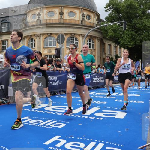 29.06.2025 - hella hamburg halbmarathon Strokosch-Dieckow http://msf.ph/oto/8309298 29.06.2025 10:56:43 Ziel 2378, 3836, 4152, 6416, 6759, 7037, 7646, 8311, 8744, 8825, 8996, 9488, 11083, 11870, 13816, 14369, 14461, 15134, 15145, 15431, 15712, 16008, 16009, 16043, 16121, 16679, 17133, 17259, 18340, 18634, 18899 meine-sportfotos.de