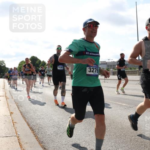 29.06.2025 - hella hamburg halbmarathon Lena Gebhardt http://msf.ph/oto/8309448 29.06.2025 09:59:45 Lombardsbrücke 1660, 53, 15263, 3279, 15349, 1844, 7, 1006, 1125, 1319, 1334, 1366, 1595, 1642, 1834, 1914, 1955, 2282, 2348, 2364, 2391, 2432, 2630, 2676, 2677, 2910, 3112, 3279, 3668, 3836, 4013, 4231, 4426, 4772, 4837, 5015, 5134, 5277, 5299, 5341, 5457, 5458, 5465, 5866, 6174, 6201, 6202, 6414, 6415, 6416, 6462, 6587, 7037, 7129, 7130, 7395, 7833, 8330, 8520, 8542, 8652, 8846, 8929, 9142, 9488, 9903, 9907, 9922, 9984, 10020, 10031, 11039, 11568, 11844 meine-sportfotos.de
