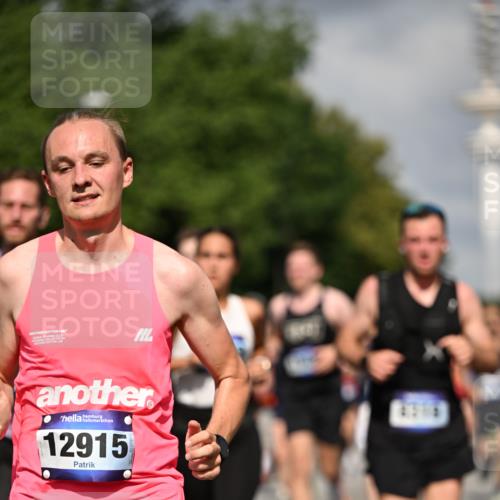 29.06.2025 - hella hamburg halbmarathon Dr. Thomas Lammeyer http://msf.ph/oto/8309490 29.06.2025 09:54:43 Kennedybrücke 1136, 1256, 1441, 1677, 1912, 1962, 2579, 2972, 3056, 3700, 3947, 4759, 4854, 4865, 4888, 4889, 5087, 5275, 6593, 6639, 6721, 6901, 7116, 7284, 7378, 7635, 7693, 8122, 8319, 8966, 9262, 9313, 9371, 9755, 9833, 9885, 10193, 10415, 10469 meine-sportfotos.de