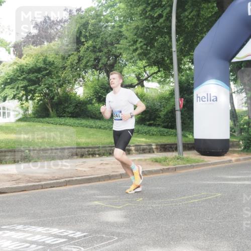 29.06.2025 - hella hamburg halbmarathon KatJ http://msf.ph/oto/8309523 29.06.2025 10:15:04 Zwischen KM18-KM19 1241 meine-sportfotos.de