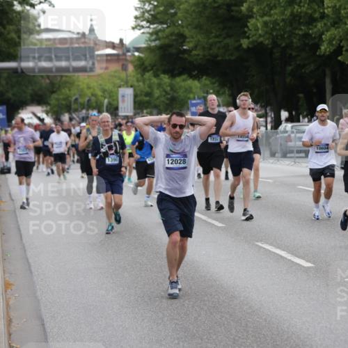 29.06.2025 - hella hamburg halbmarathon Jannik Wohlers http://msf.ph/oto/8309530 29.06.2025 10:38:25 Lombardsbrücke 56, 1232, 1390, 1451, 2524, 2534, 2693, 3307, 3323, 3726, 3927, 4028, 4257, 4259, 4260, 4316, 4320, 4964, 5913, 6695, 6696, 6875, 7263, 7849, 8367, 8583, 8747, 8783, 9455, 9708, 10554, 10604, 11059, 11635, 11697, 12028, 12072, 12075, 12722, 14557, 14558, 15755, 16181, 16346, 16388, 17333, 18050, 18504 meine-sportfotos.de