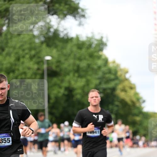 29.06.2025 - hella hamburg halbmarathon Dr. Thomas Lammeyer http://msf.ph/oto/8309558 29.06.2025 10:38:23 Kennedybrücke 1025, 1705, 1764, 1787, 2038, 2276, 2464, 2496, 2510, 2511, 2933, 3145, 3829, 4445, 4479, 4540, 4824, 4942, 5096, 5566, 5569, 5691, 6034, 6109, 6574, 6718, 6727, 7324, 7329, 7565, 7644, 8202, 8277, 8282, 9094, 9514, 9875, 10007, 10071, 10561, 10564, 11122, 11338, 11432 meine-sportfotos.de