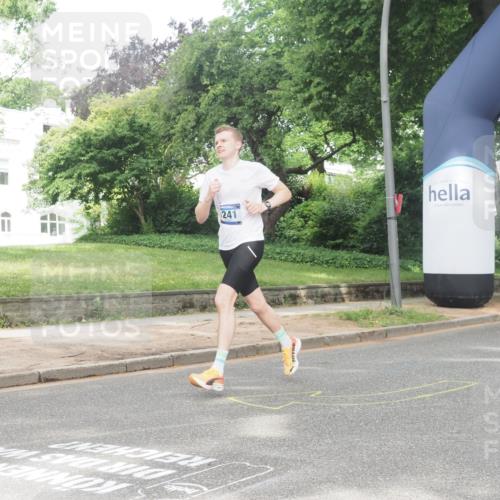 29.06.2025 - hella hamburg halbmarathon KatJ http://msf.ph/oto/8309567 29.06.2025 10:15:04 Zwischen KM18-KM19 1241 meine-sportfotos.de