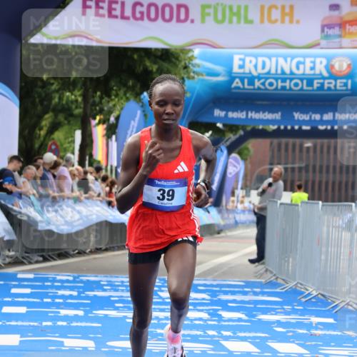 29.06.2025 - hella hamburg halbmarathon Strokosch-Dieckow http://msf.ph/oto/8309579 29.06.2025 10:12:21 Ziel 39, 47 meine-sportfotos.de