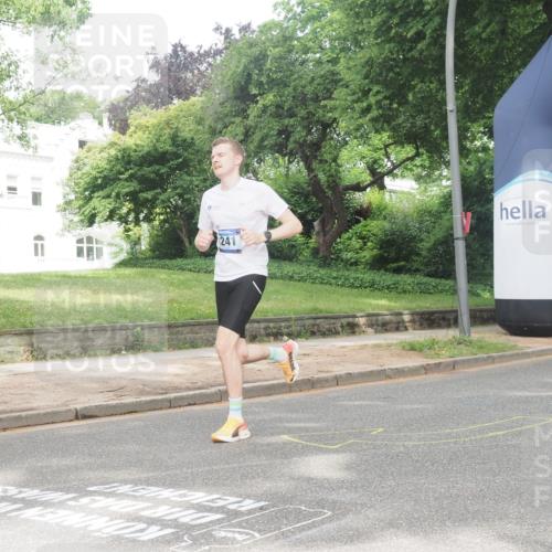 29.06.2025 - hella hamburg halbmarathon KatJ http://msf.ph/oto/8309616 29.06.2025 10:15:04 Zwischen KM18-KM19 1241 meine-sportfotos.de