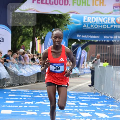 29.06.2025 - hella hamburg halbmarathon Strokosch-Dieckow http://msf.ph/oto/8309663 29.06.2025 10:12:21 Ziel 39, 47 meine-sportfotos.de